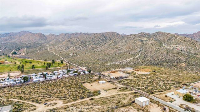 7124 Wall Street, Yucca Valley, CA 92284