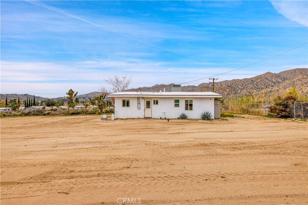 7124 Wall Street, Yucca Valley, CA 92284