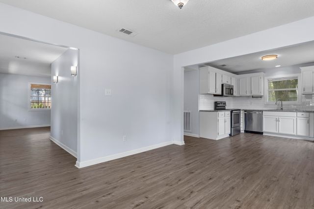 2804 Beachview Drive, Ocean Springs, MS 39564