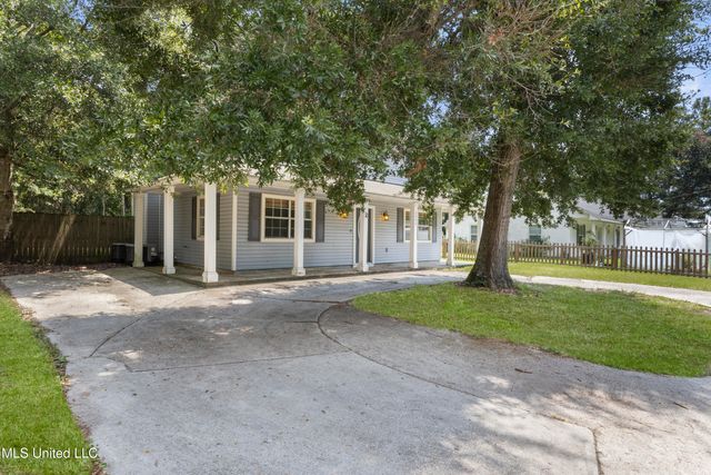 2804 Beachview Drive, Ocean Springs, MS 39564