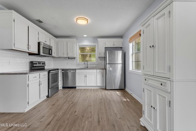 2804 Beachview Drive, Ocean Springs, MS 39564