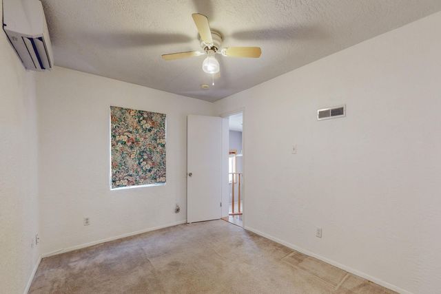 1321 LOBO Place NE, Albuquerque, NM 87106