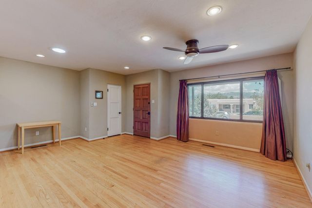 1321 LOBO Place NE, Albuquerque, NM 87106