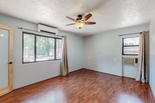 1321 LOBO Place NE, Albuquerque, NM 87106