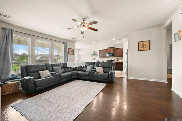 36987 Oak View Ln, Denham Springs, LA 70706