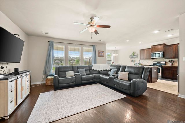 36987 Oak View Ln, Denham Springs, LA 70706