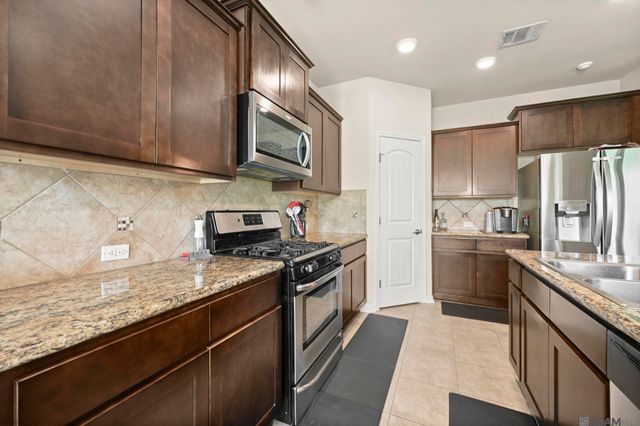 36987 Oak View Ln, Denham Springs, LA 70706