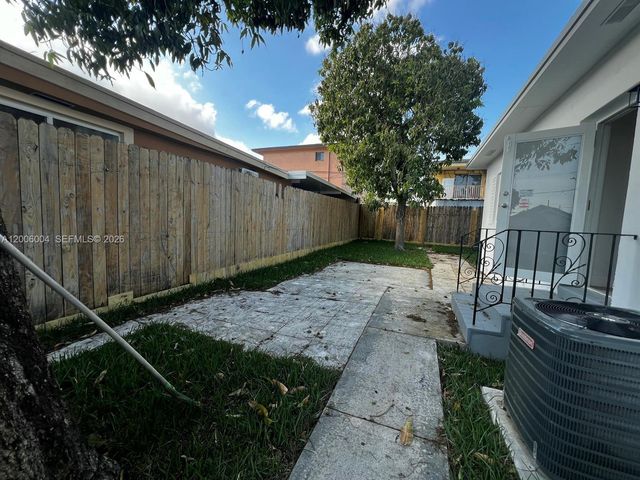 2041 NW 2nd St 2041, Miami, FL 33125