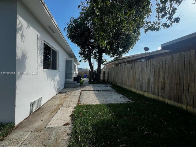 2041 NW 2nd St 2041, Miami, FL 33125
