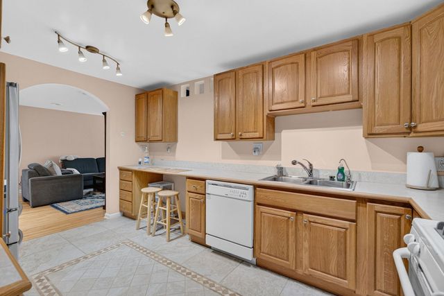 762 Dempster Street D212, Mount Prospect, IL 60056