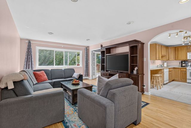 762 Dempster Street D212, Mount Prospect, IL 60056