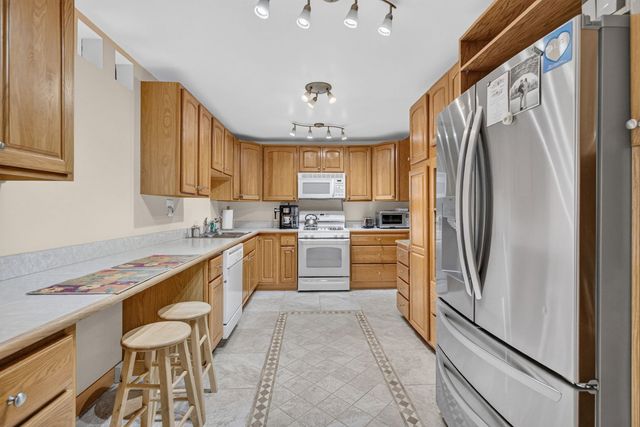 762 Dempster Street D212, Mount Prospect, IL 60056
