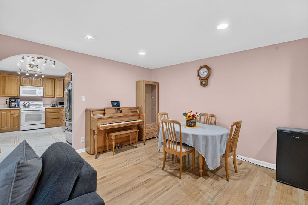 762 Dempster Street D212, Mount Prospect, IL 60056 — photo 5