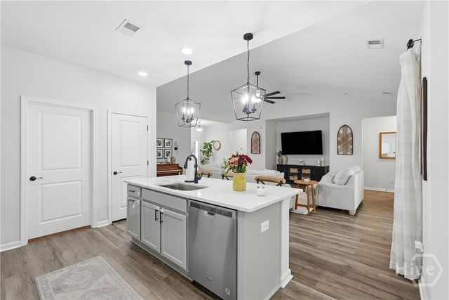 30 Henslow Field, Savannah, GA 31419