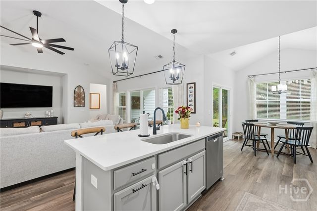 30 Henslow Field, Savannah, GA 31419