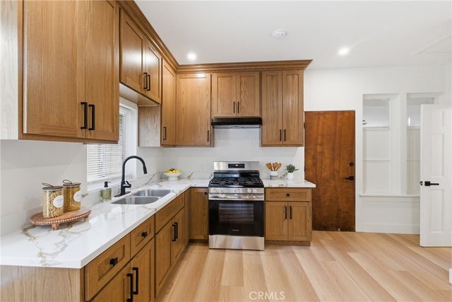812 Alpine Street, Los Angeles, CA 90012