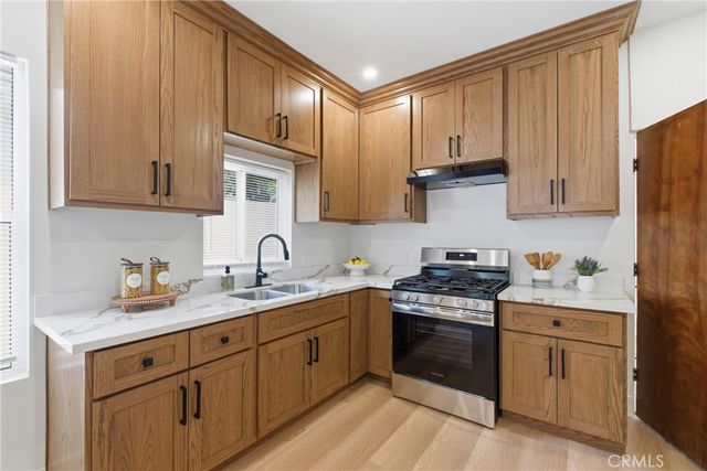 812 Alpine Street, Los Angeles, CA 90012