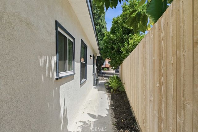 812 Alpine Street, Los Angeles, CA 90012