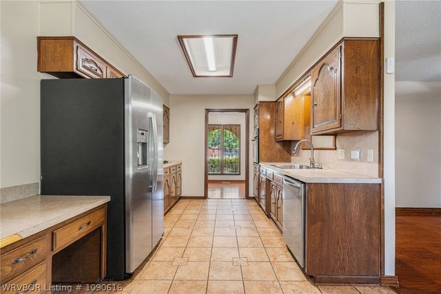 1300 Southridge Lane, Fort Smith, AR 72908