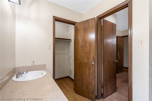 1300 Southridge Lane, Fort Smith, AR 72908