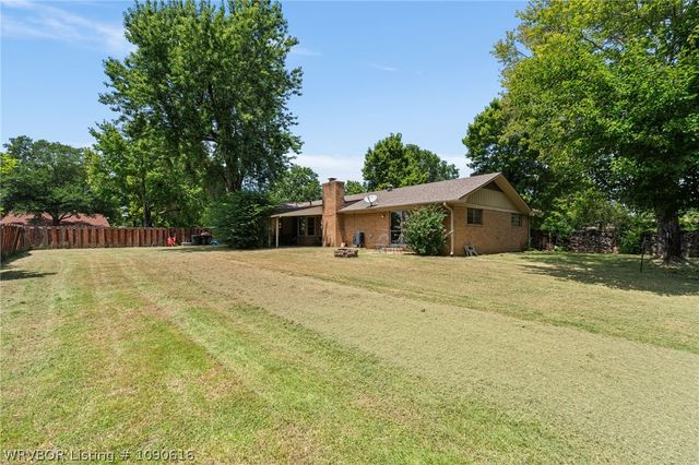1300 Southridge Lane, Fort Smith, AR 72908
