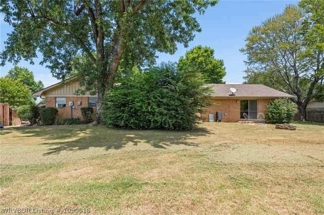 1300 Southridge Lane, Fort Smith, AR 72908