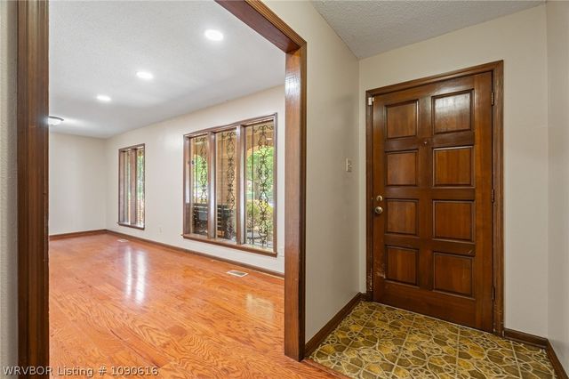 1300 Southridge Lane, Fort Smith, AR 72908