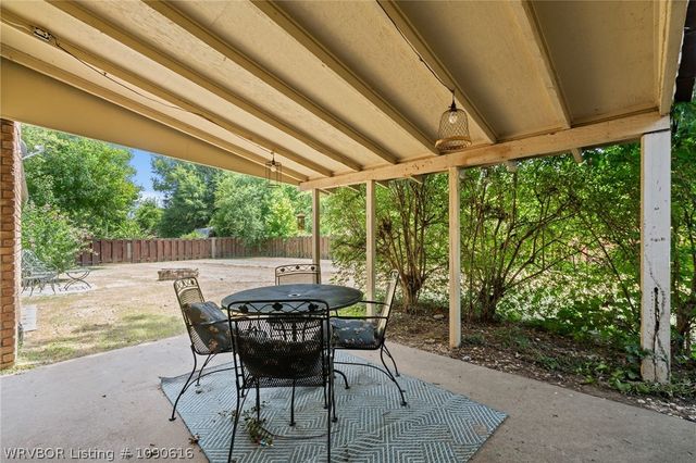 1300 Southridge Lane, Fort Smith, AR 72908