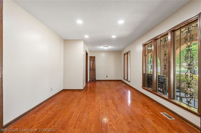 1300 Southridge Lane, Fort Smith, AR 72908