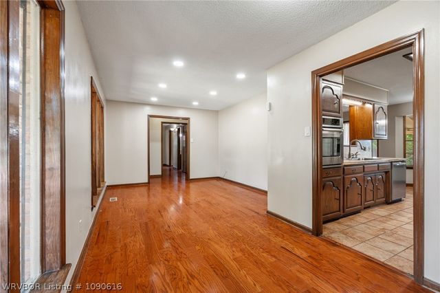 1300 Southridge Lane, Fort Smith, AR 72908