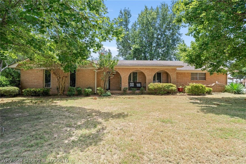 1300 Southridge Lane, Fort Smith, AR 72908