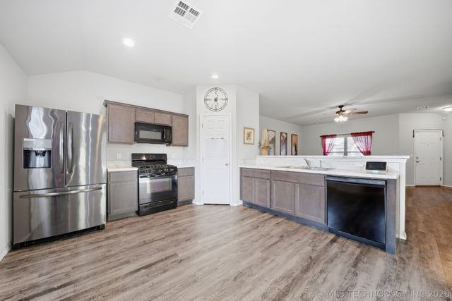 1006 Woodland Road, Claremore, OK 74019
