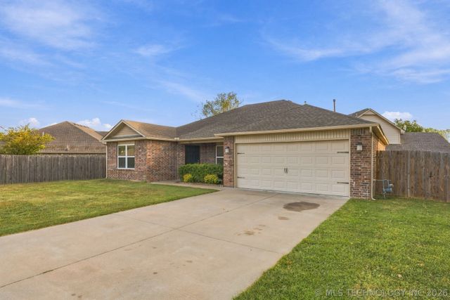 1006 Woodland Road, Claremore, OK 74019