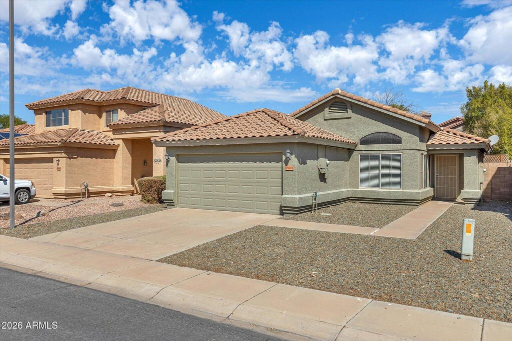 15022 W BOTTLE TREE Avenue, Surprise, AZ 85374 — photo 3