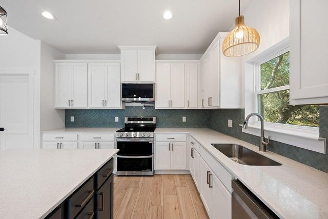4 Dalewood DR, Wimberley, TX 78676