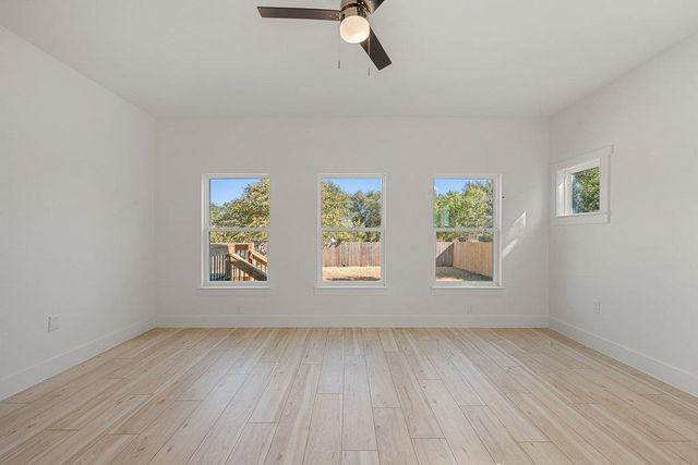4 Dalewood DR, Wimberley, TX 78676