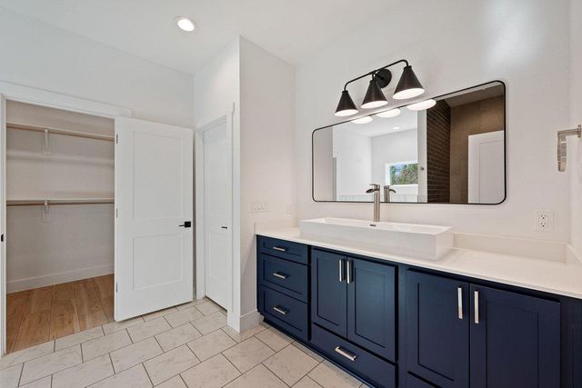 4 Dalewood DR, Wimberley, TX 78676
