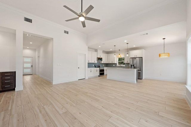 4 Dalewood DR, Wimberley, TX 78676