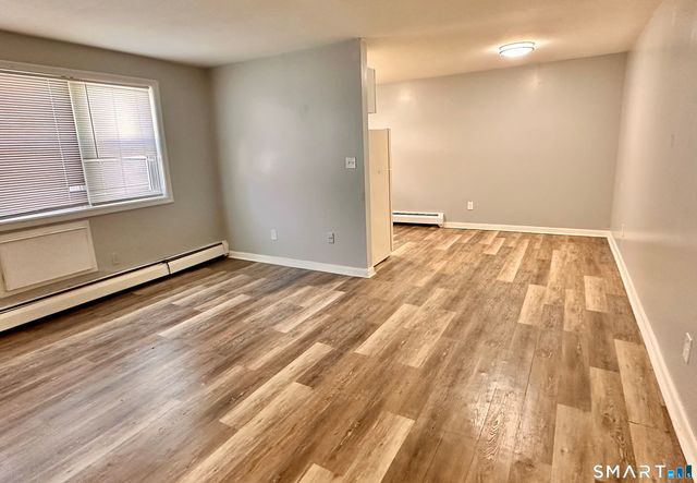 16 Henry Street, Hartford, CT 06114