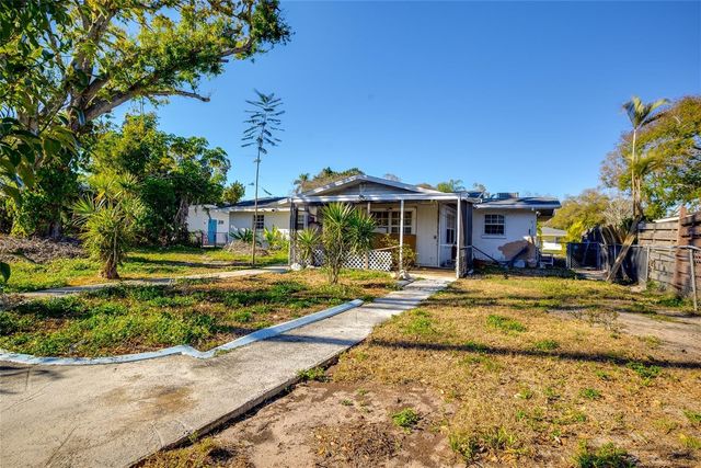 2405 21ST AVENUE W, Bradenton, FL 34205