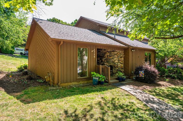 1759 12th Street NE, Hickory, NC 28601