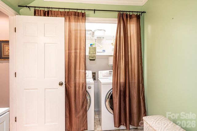 1759 12th Street NE, Hickory, NC 28601