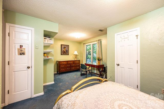 1759 12th Street NE, Hickory, NC 28601
