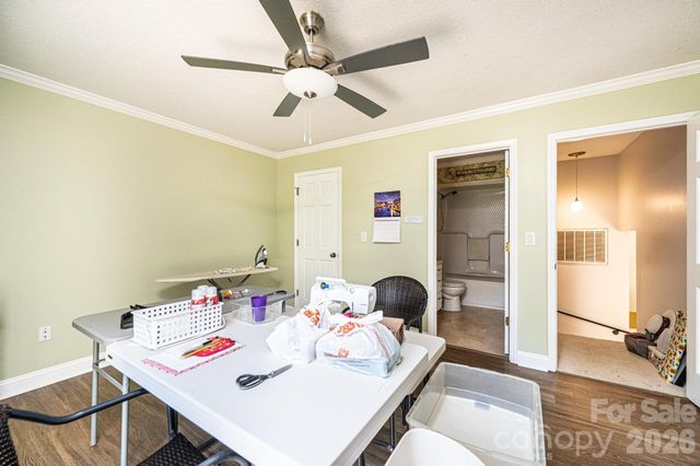 1759 12th Street NE, Hickory, NC 28601