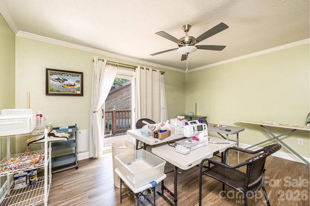 1759 12th Street NE, Hickory, NC 28601