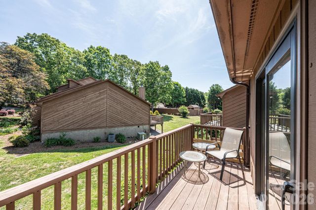 1759 12th Street NE, Hickory, NC 28601