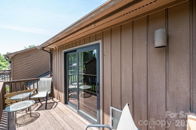 1759 12th Street NE, Hickory, NC 28601