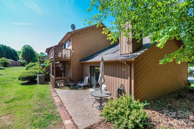 1759 12th Street NE, Hickory, NC 28601