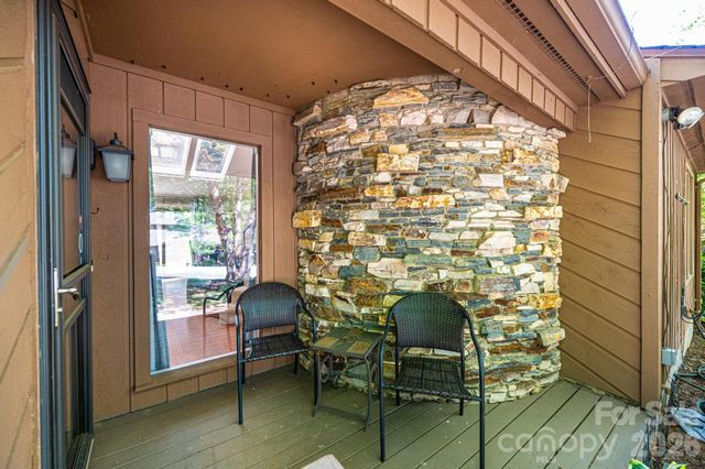 1759 12th Street NE, Hickory, NC 28601