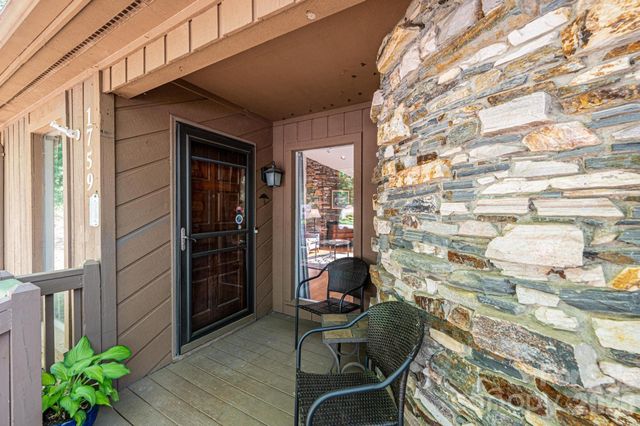 1759 12th Street NE, Hickory, NC 28601